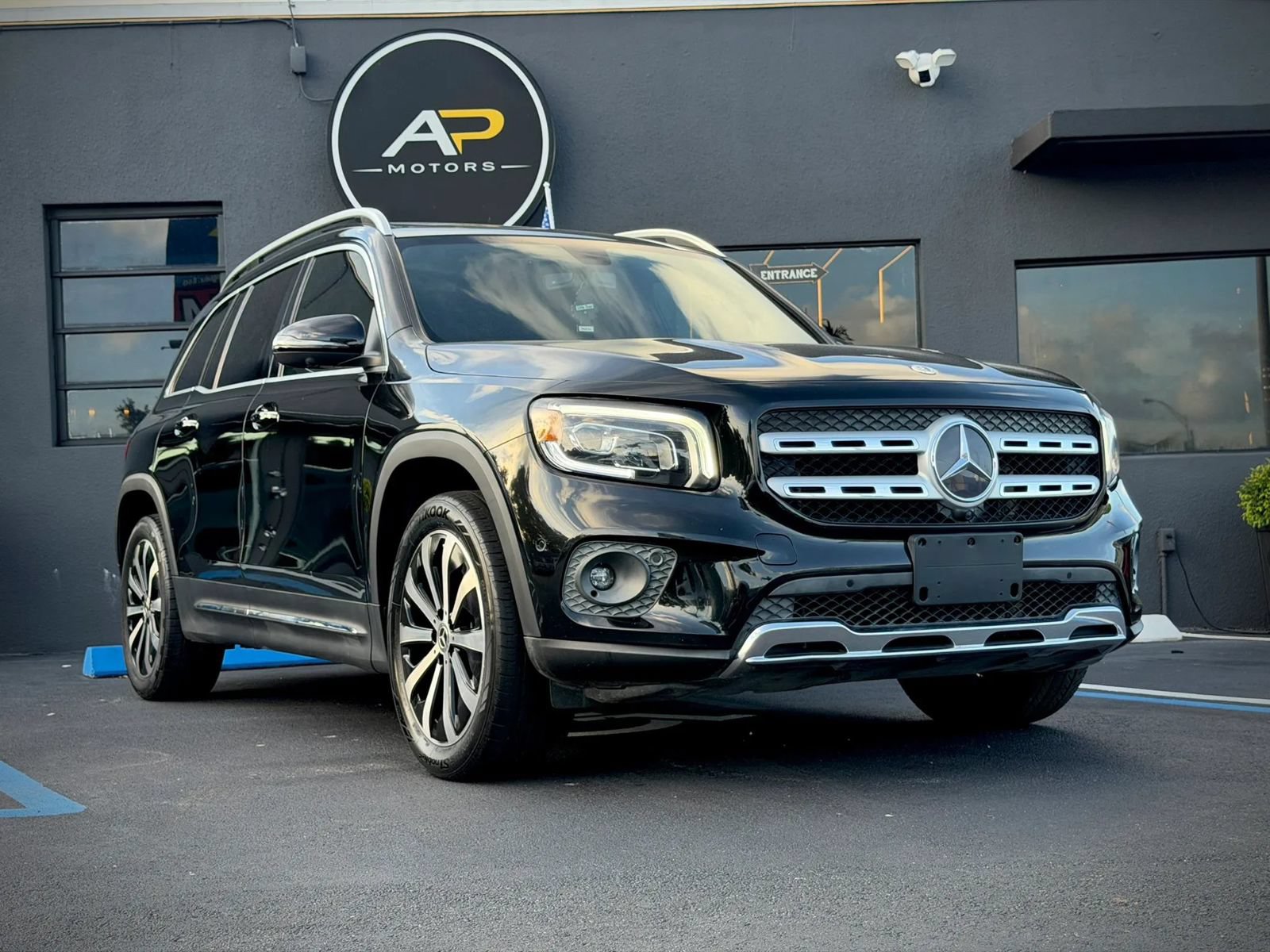 Used 2022 Mercedes-Benz GLB 250 w/ Premium Package