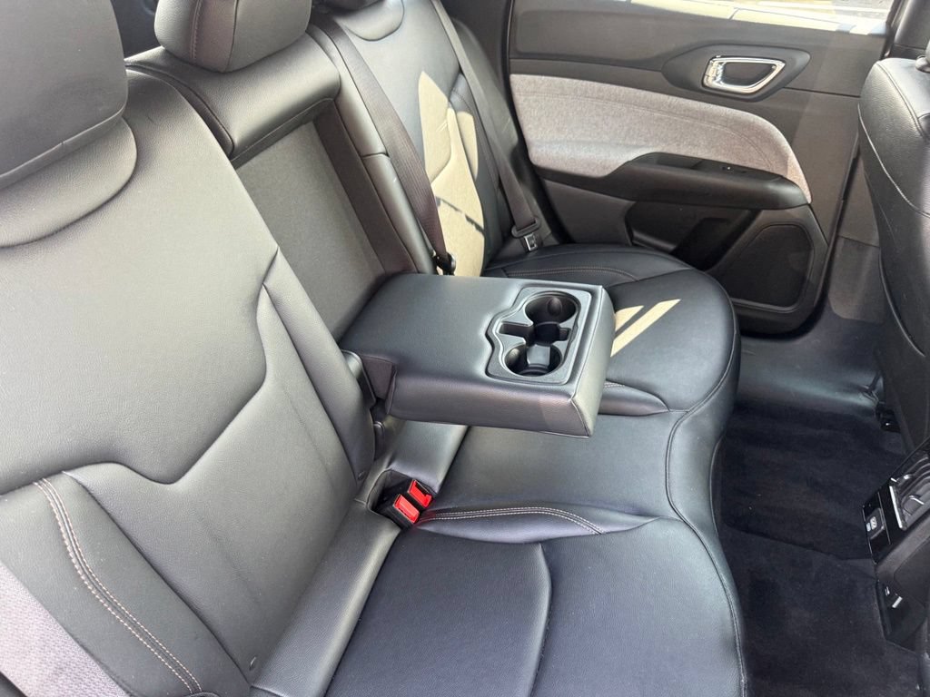 Used 2024 Jeep Compass Latitude AWD/4WD image 45
