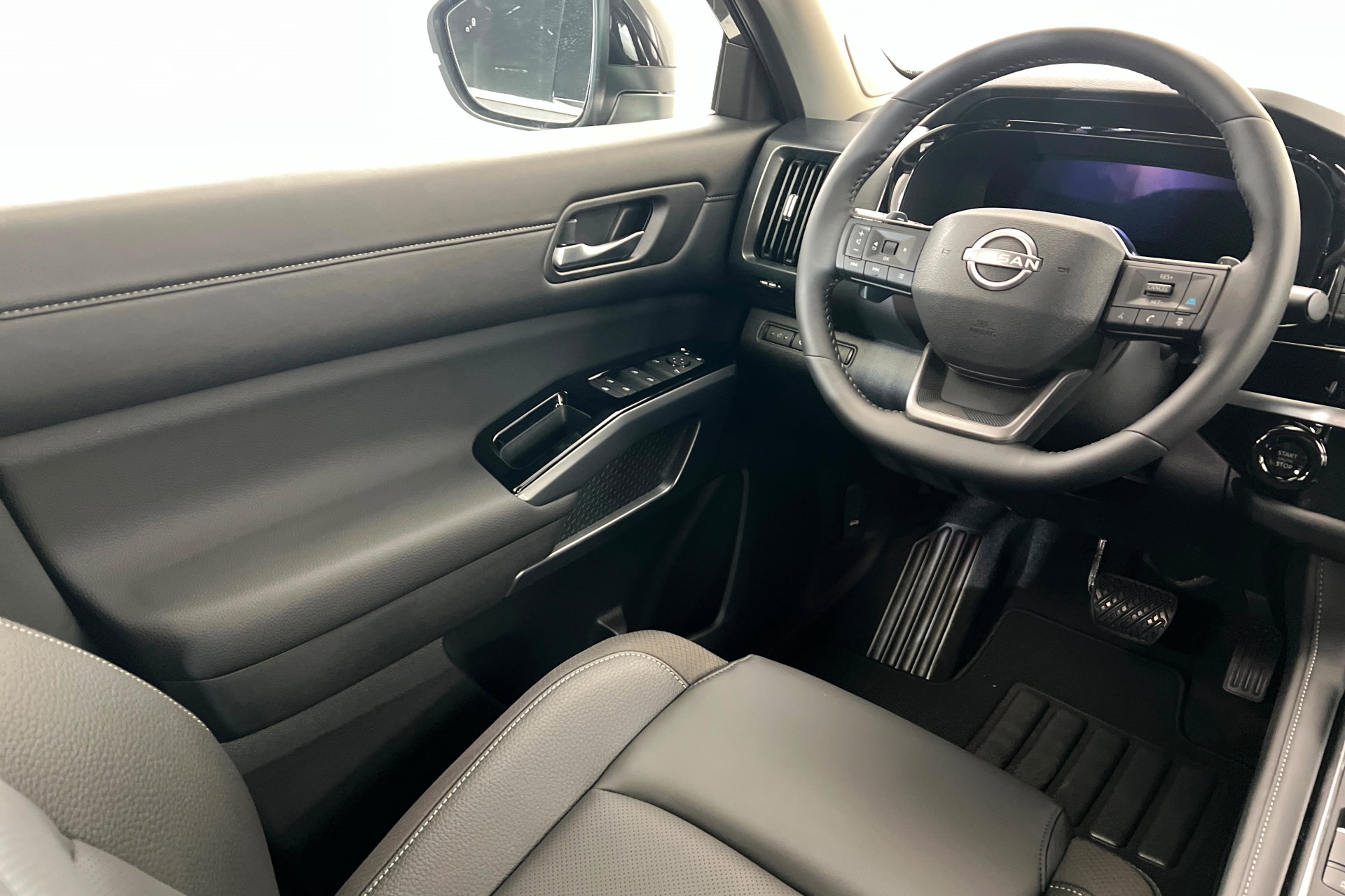 New 2026 Nissan Pathfinder SL image 11