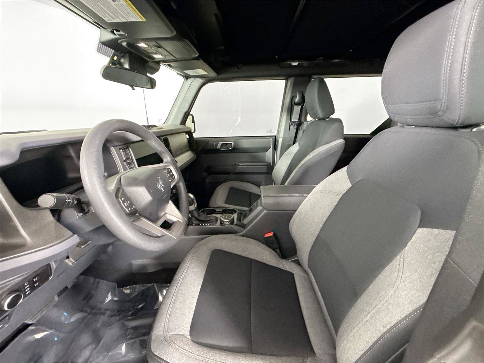 Used 2025 Ford Bronco 4-Door AWD/4WD image 3