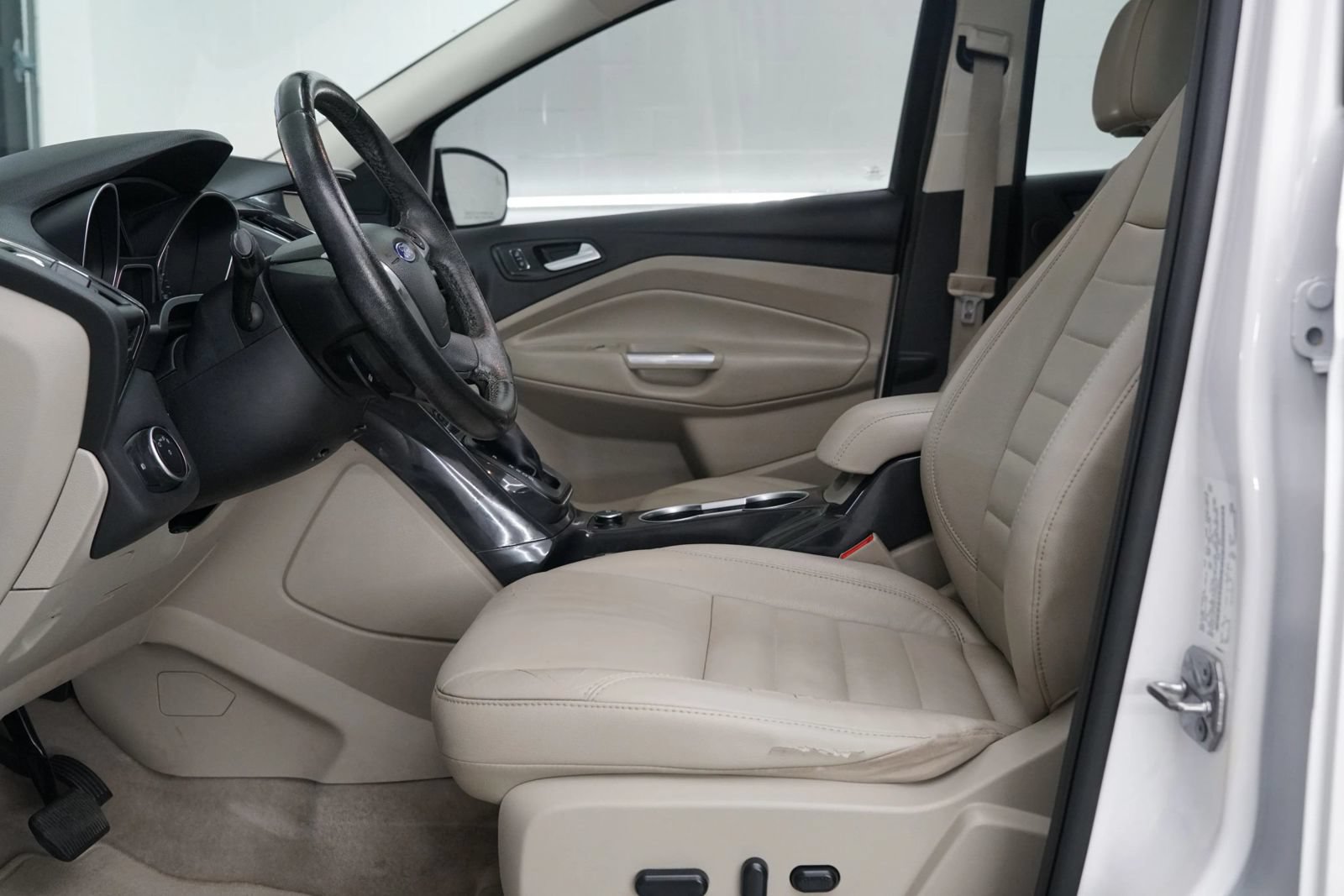 Used 2015 Ford Escape Titanium w/ Equipment Group 301A FWD image 20