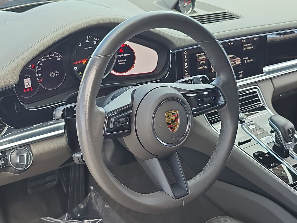 Used 2021 Porsche Panamera image 19