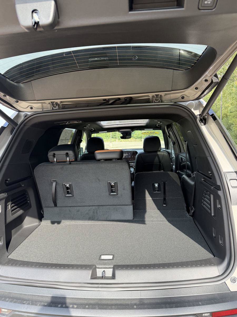 New 2027 Chevrolet Traverse Z71 w/ Enhanced Driving Package AWD/4WD image 18