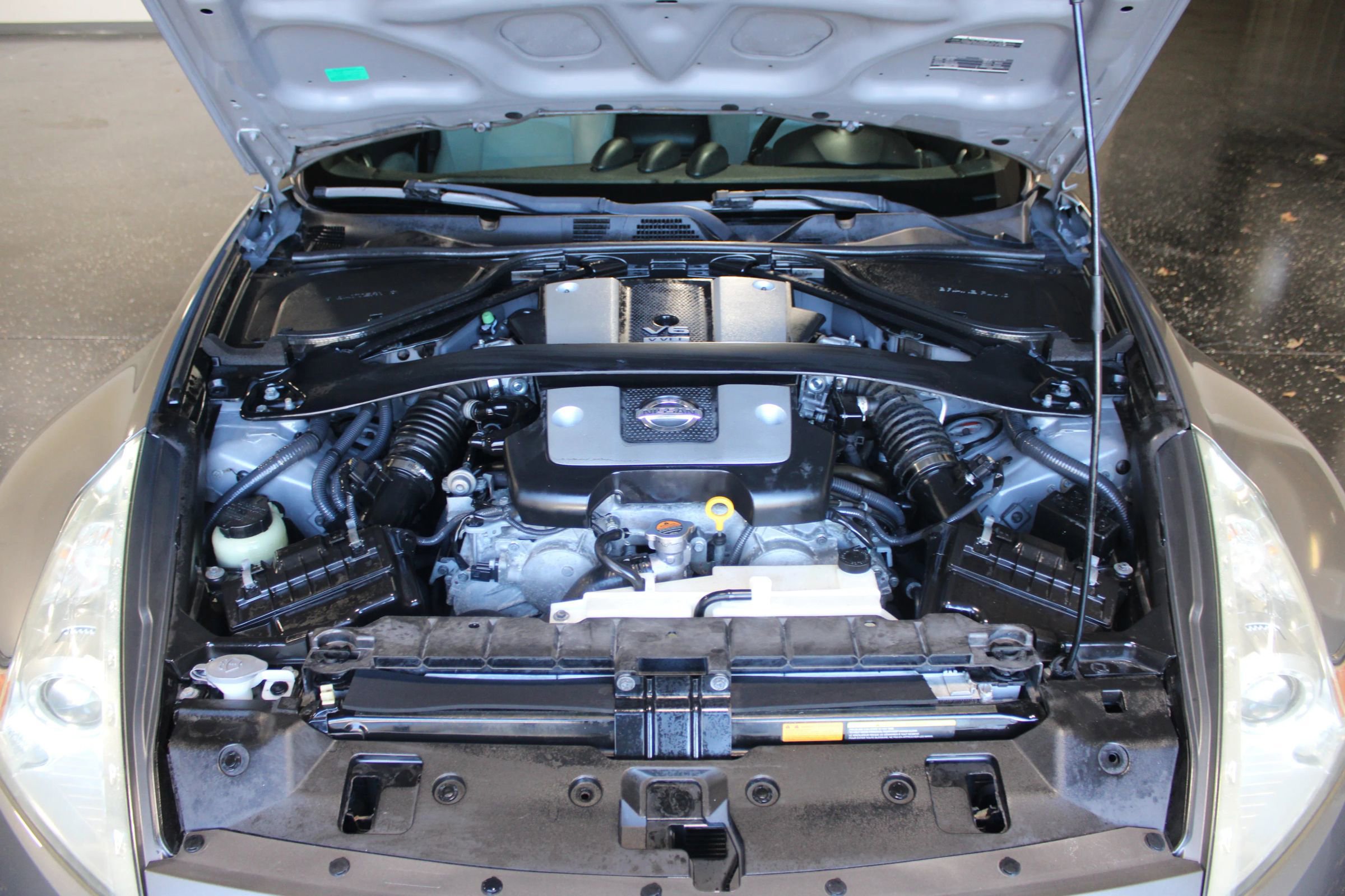 Used 2009 Nissan 370Z Touring w/ Sport Pkg image 23