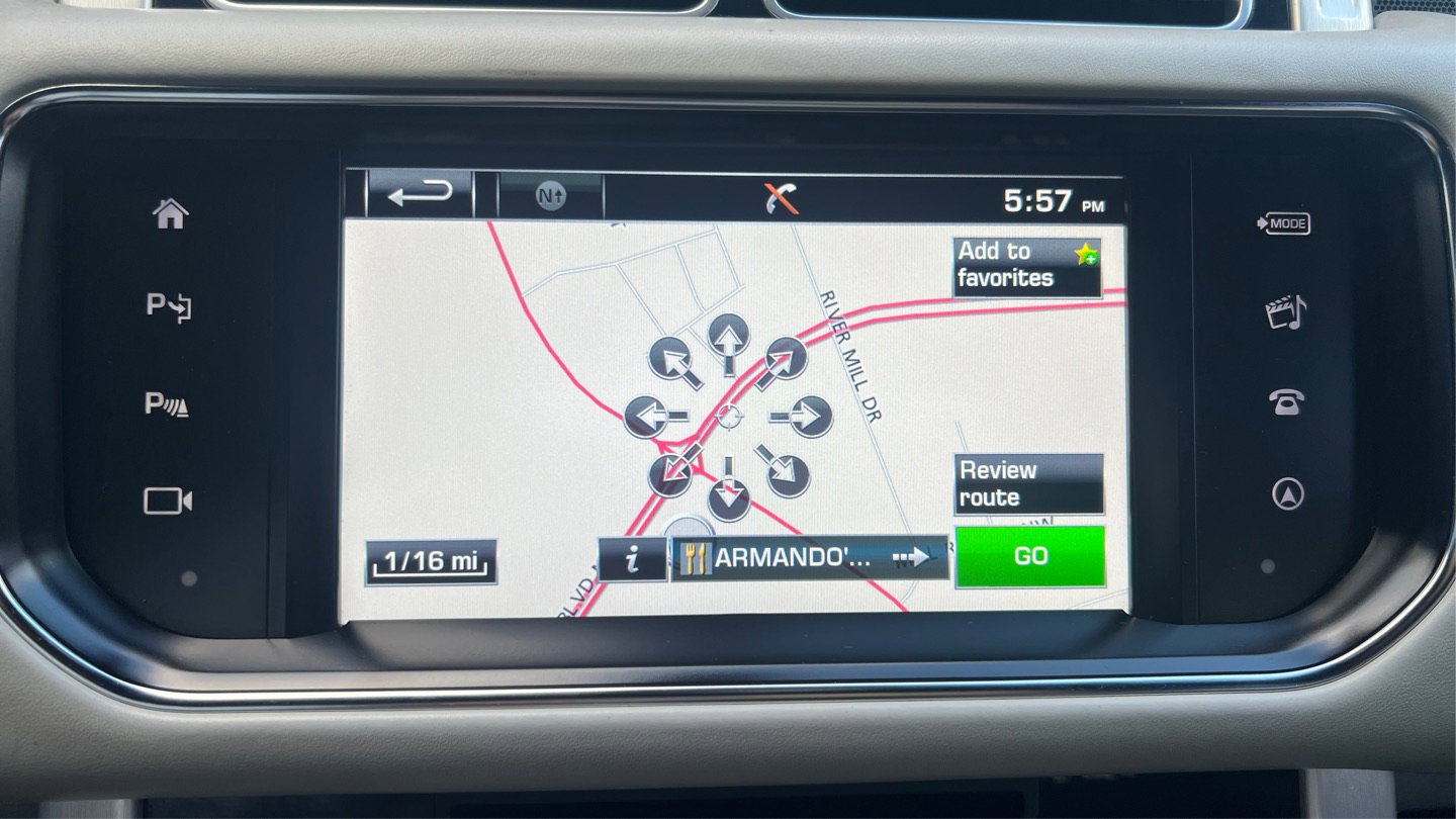 Used 2016 Land Rover Range Rover HSE image 12