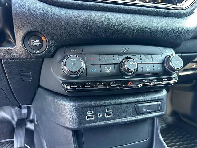 New 2025 Dodge Durango Pursuit AWD/4WD image 17