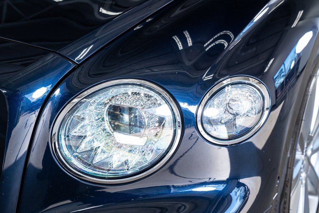 Used 2020 Bentley Flying Spur W12 image 13