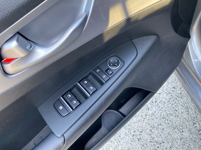 Used 2022 Kia Forte LXS w/ LXS Technology Package image 17