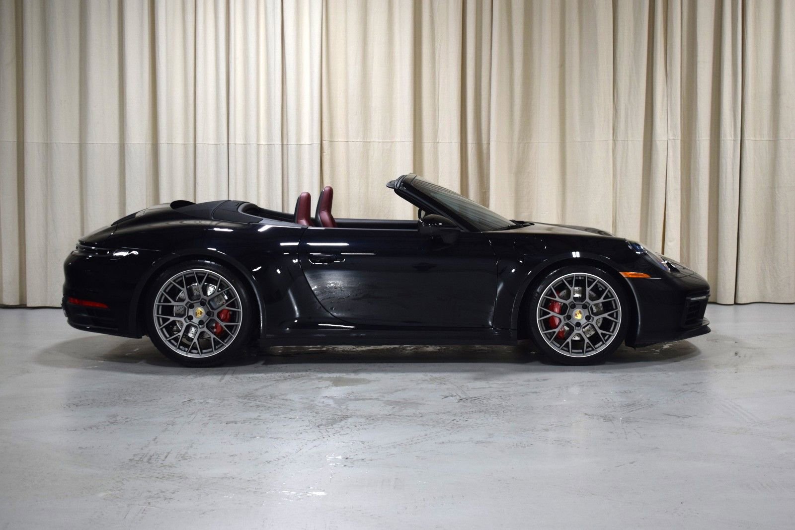 Used 2024 Porsche 911 Carrera 4S AWD/4WD image 15