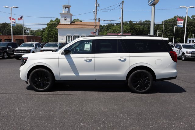 New 2025 Ford Expedition Max Platinum w/ Stealth Appearance Package image 18
