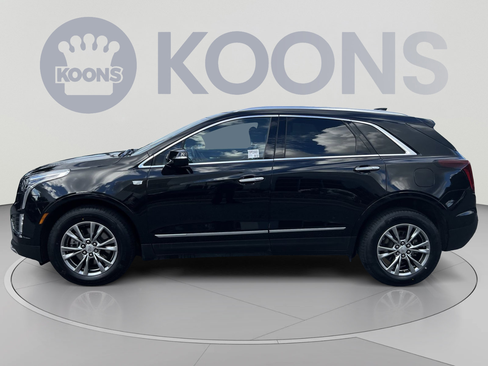 Used 2023 Cadillac XT5 Premium Luxury AWD/4WD image 2
