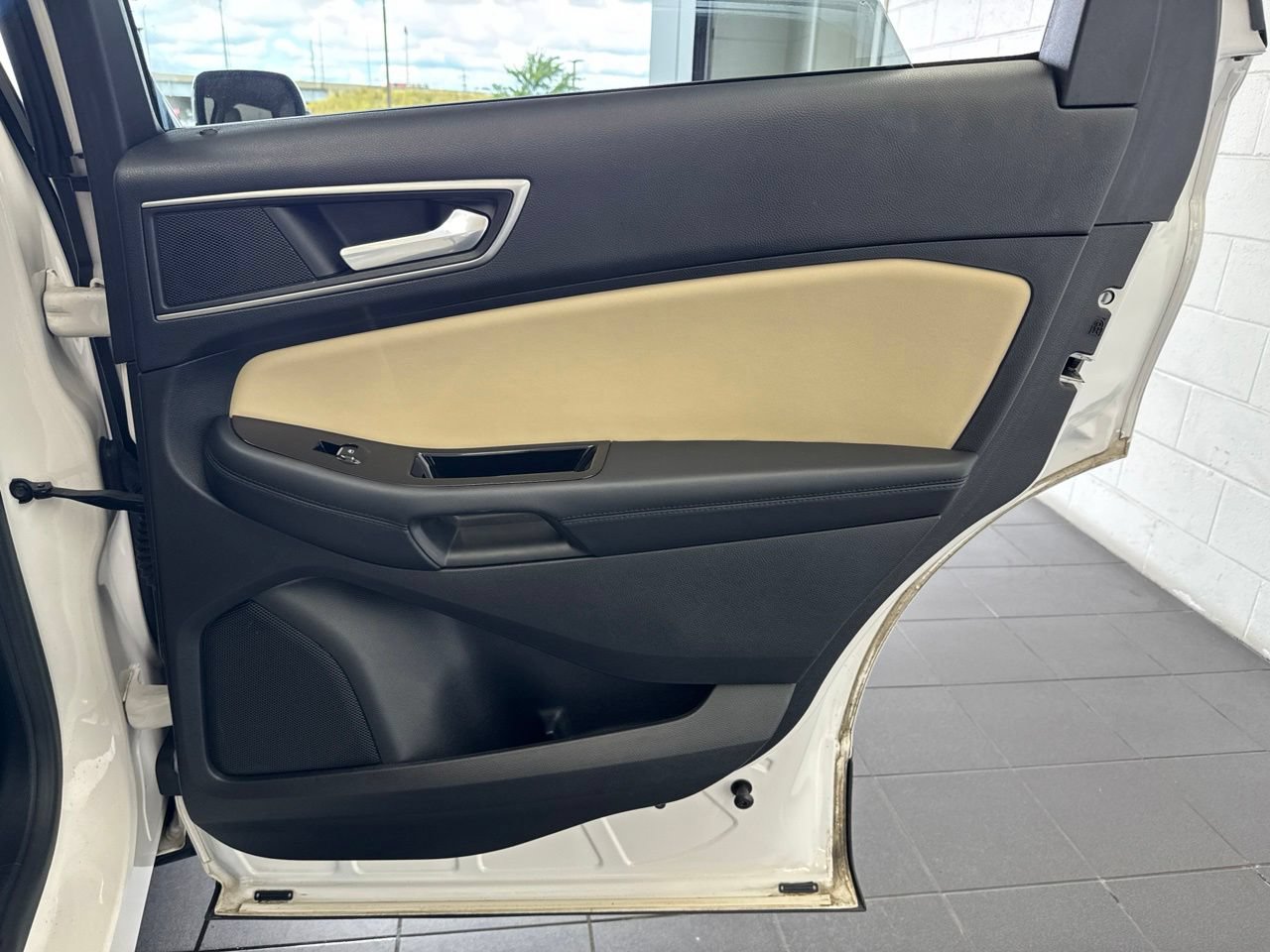 Used 2015 Ford Edge SEL w/ Equipment Group 201A AWD/4WD image 48