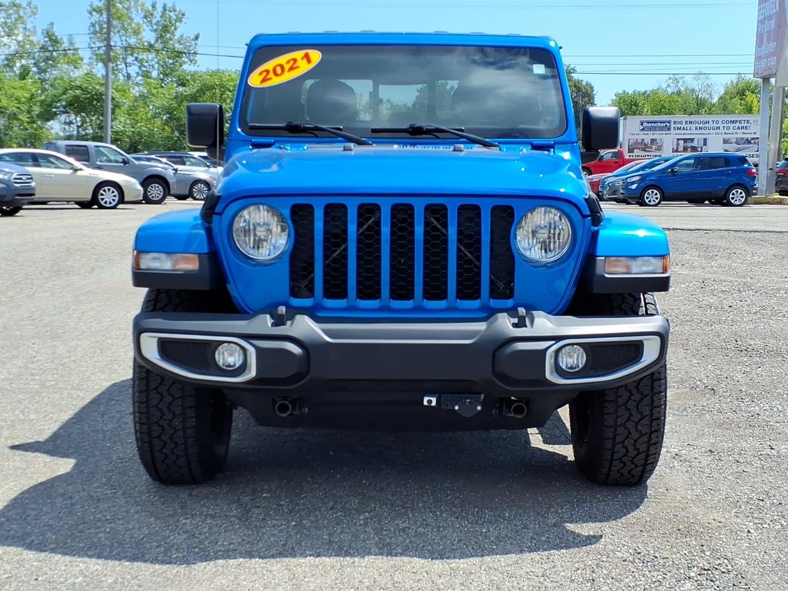 Used 2021 Jeep Gladiator Sport AWD/4WD image 2