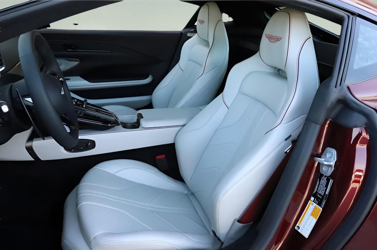 Used 2026 Aston Martin V8 Vantage Coupe RWD image 13