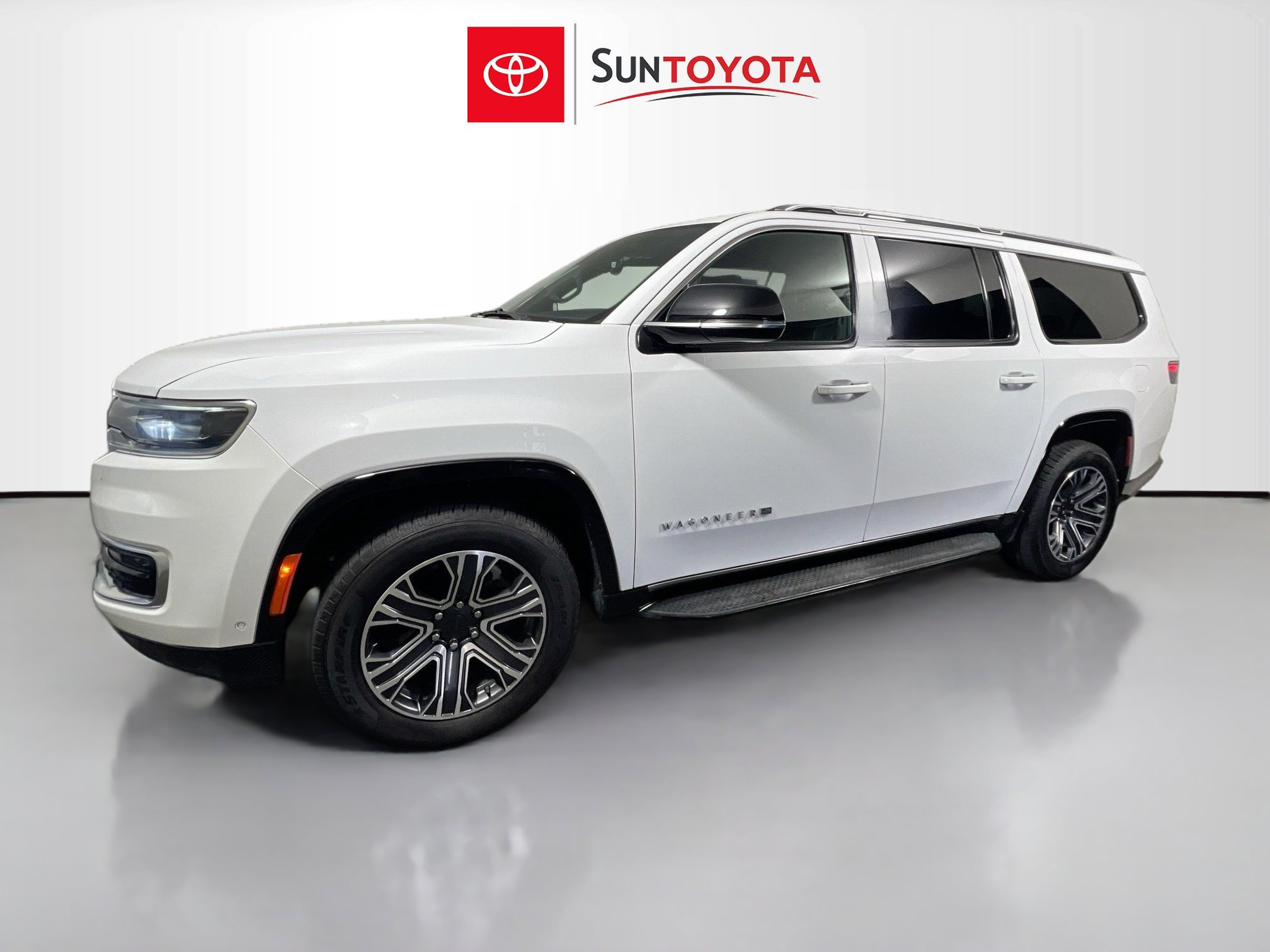 Used 2023 Jeep Wagoneer L Series II image 9