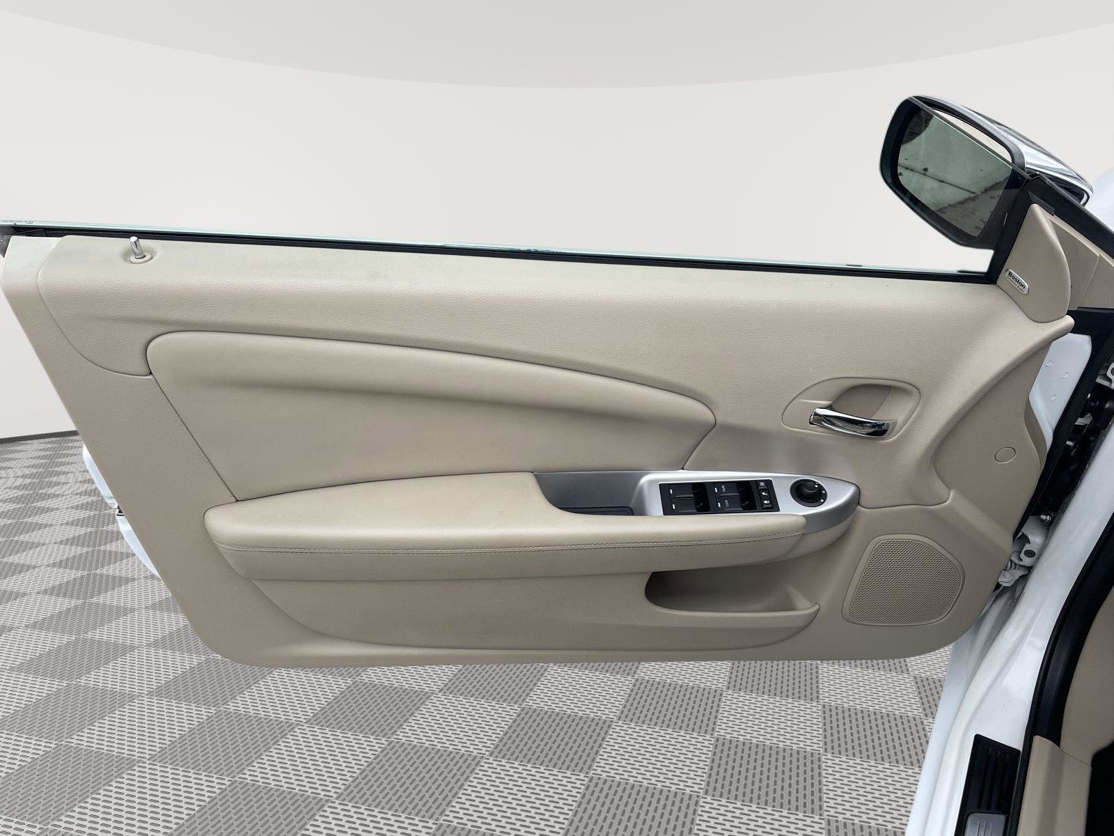 Used 2013 Chrysler 200 Limited FWD image 22