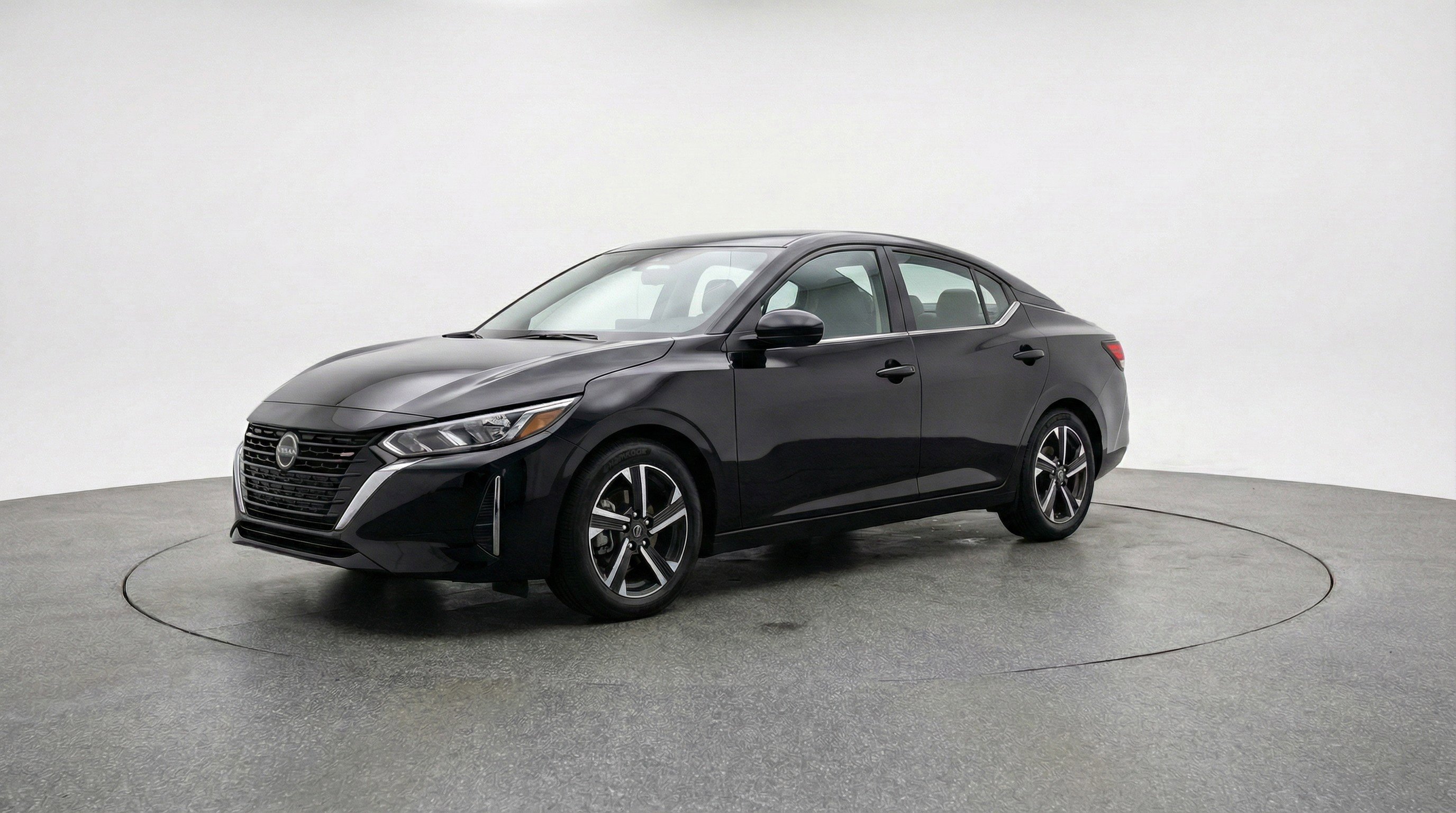 Used 2025 Nissan Sentra SV image 3