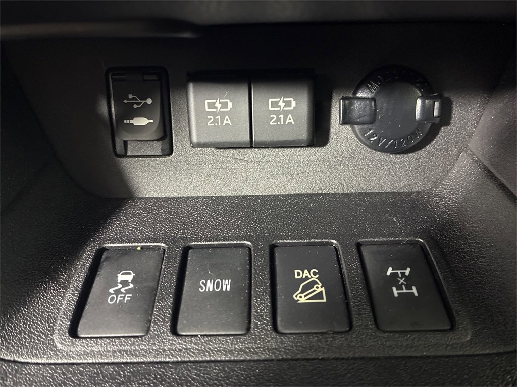 Used 2019 Toyota Highlander XLE image 23