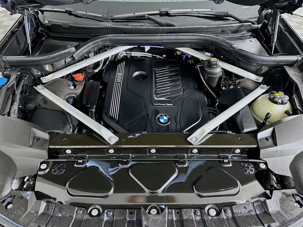 Used 2021 BMW X7 xDrive40i w/ Premium Package image 32