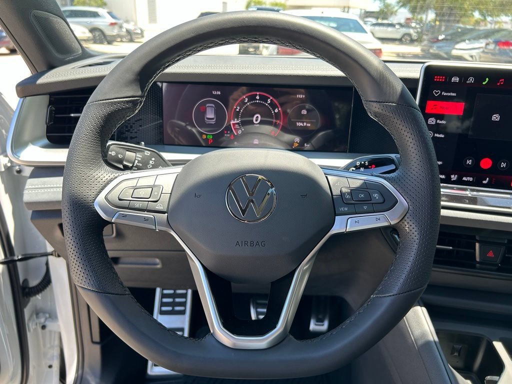 New 2026 Volkswagen Tiguan SE R-Line FWD image 21