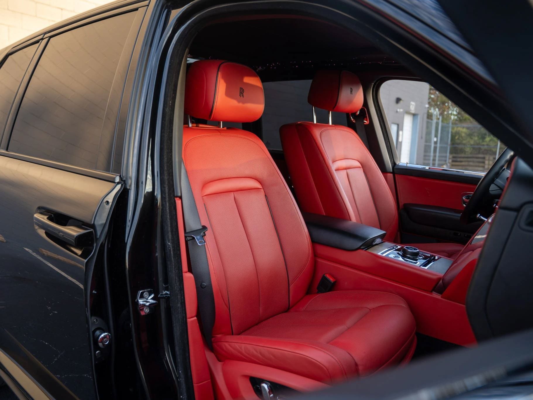 Used 2019 Rolls-Royce Cullinan AWD/4WD image 3