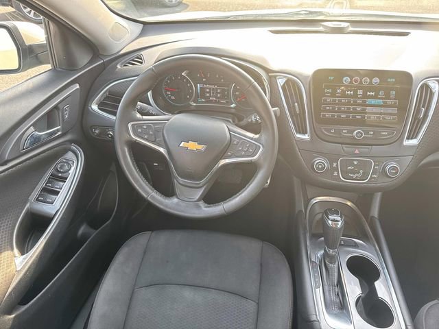 Used 2016 Chevrolet Malibu LT image 16