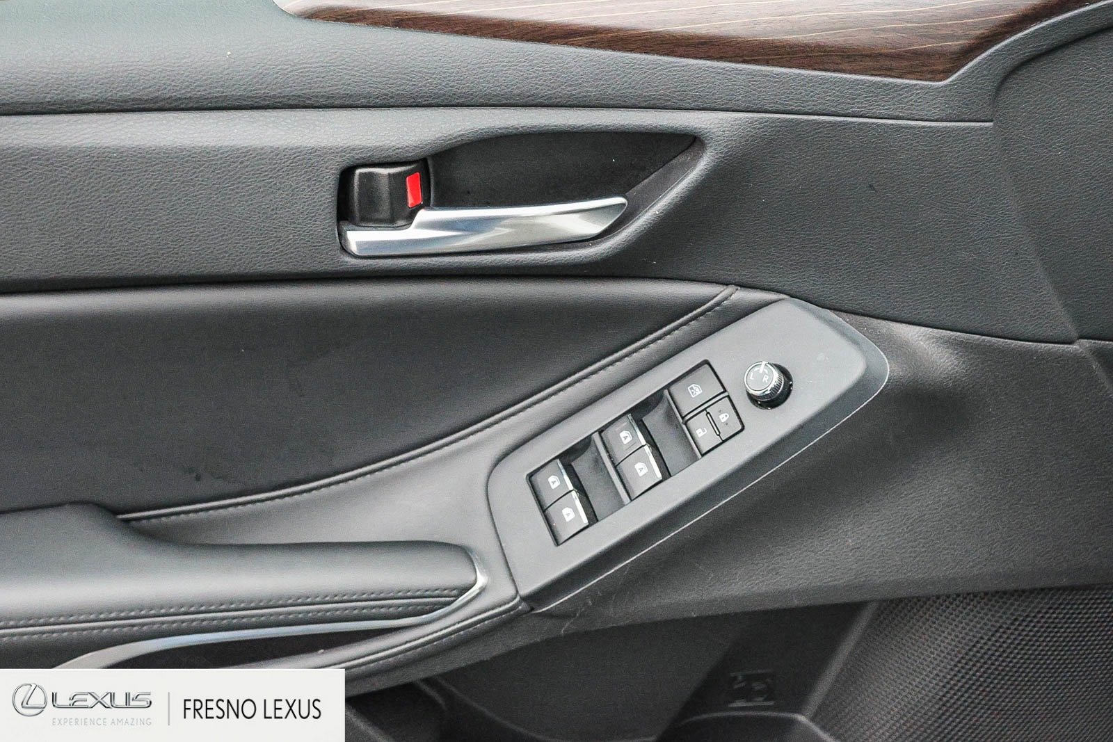 Used 2022 Toyota Avalon XLE image 23