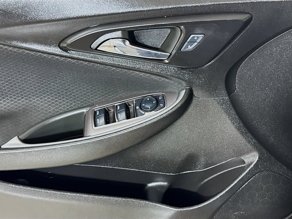 Certified 2025 Chevrolet Malibu LT FWD image 16