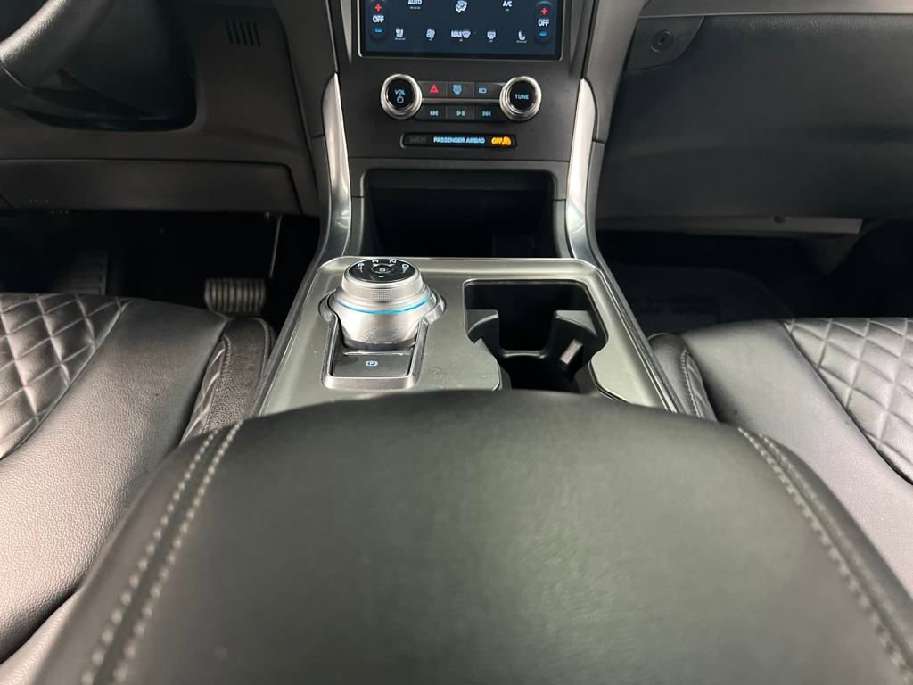 Used 2024 Ford Edge Titanium image 37