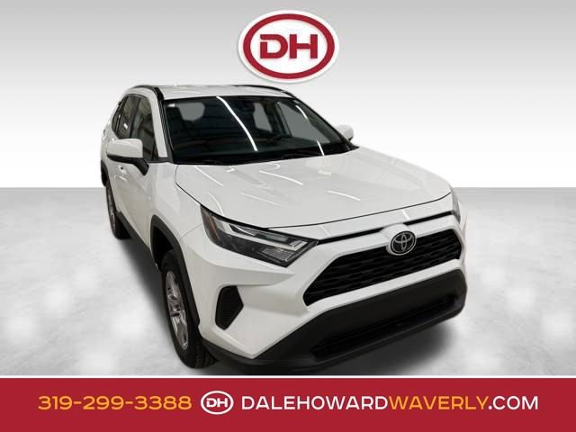 Used 2022 Toyota RAV4 XLE image 1