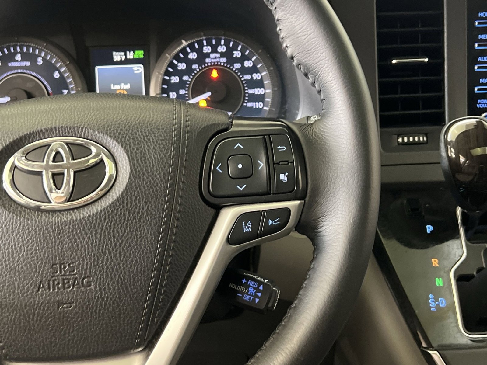 Used 2019 Toyota Sienna XLE w/ XLE Navigation Package image 32