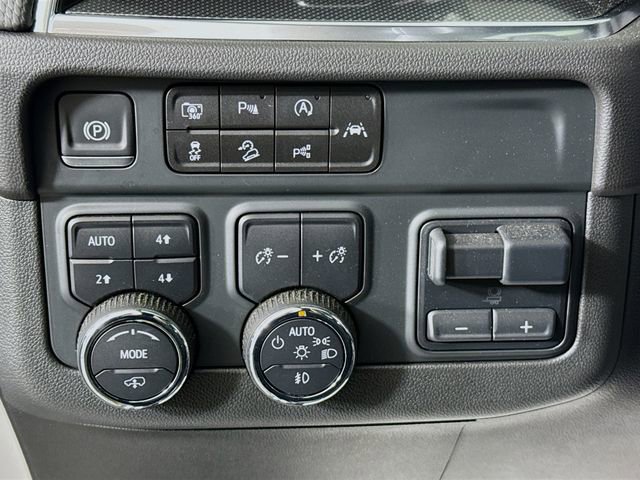 Used 2025 Chevrolet Suburban RST w/ RST Capability Package image 10