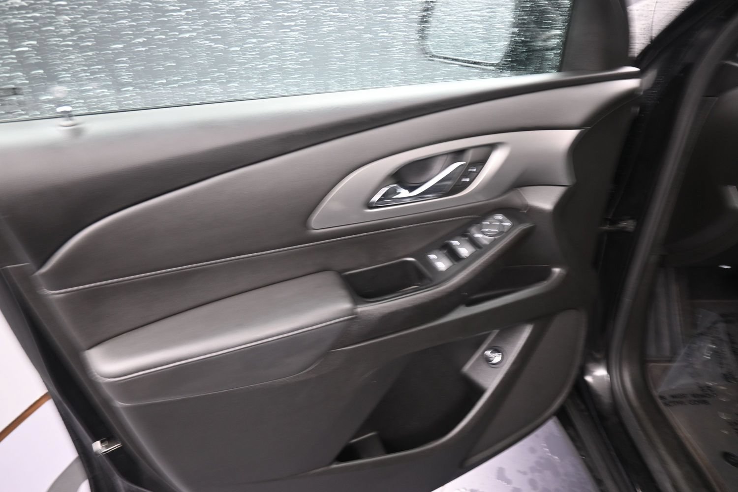 Used 2023 Chevrolet Traverse LT AWD/4WD image 13