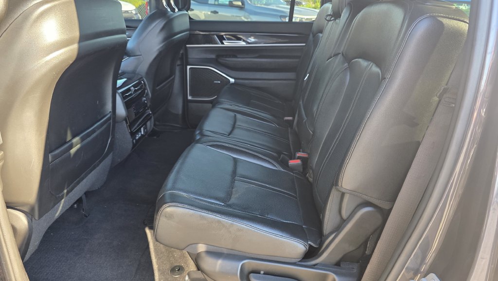Used 2018 Jeep Wrangler Unlimited Sport AWD/4WD image 18