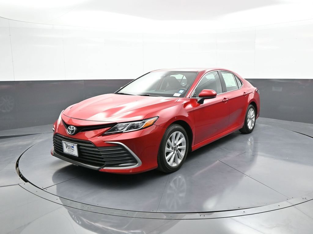 Certified 2023 Toyota Camry LE image 1