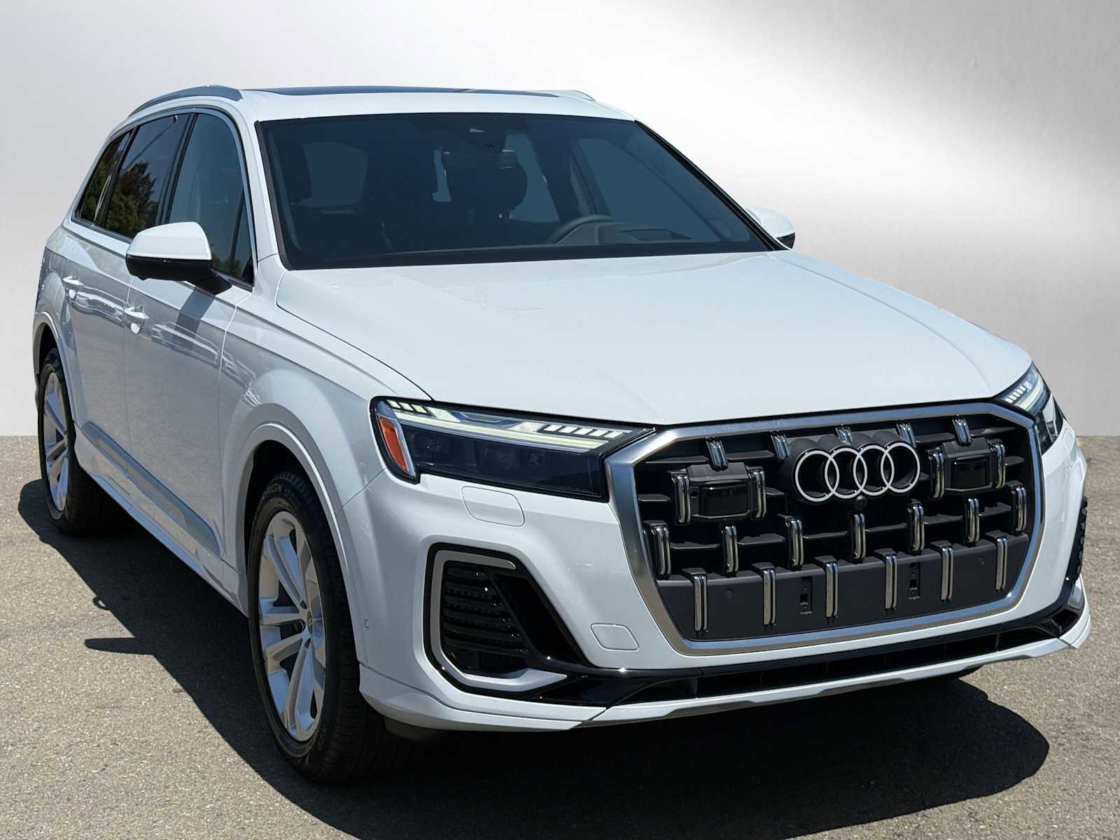 New 2025 Audi Q7 3.0T Prestige image 1