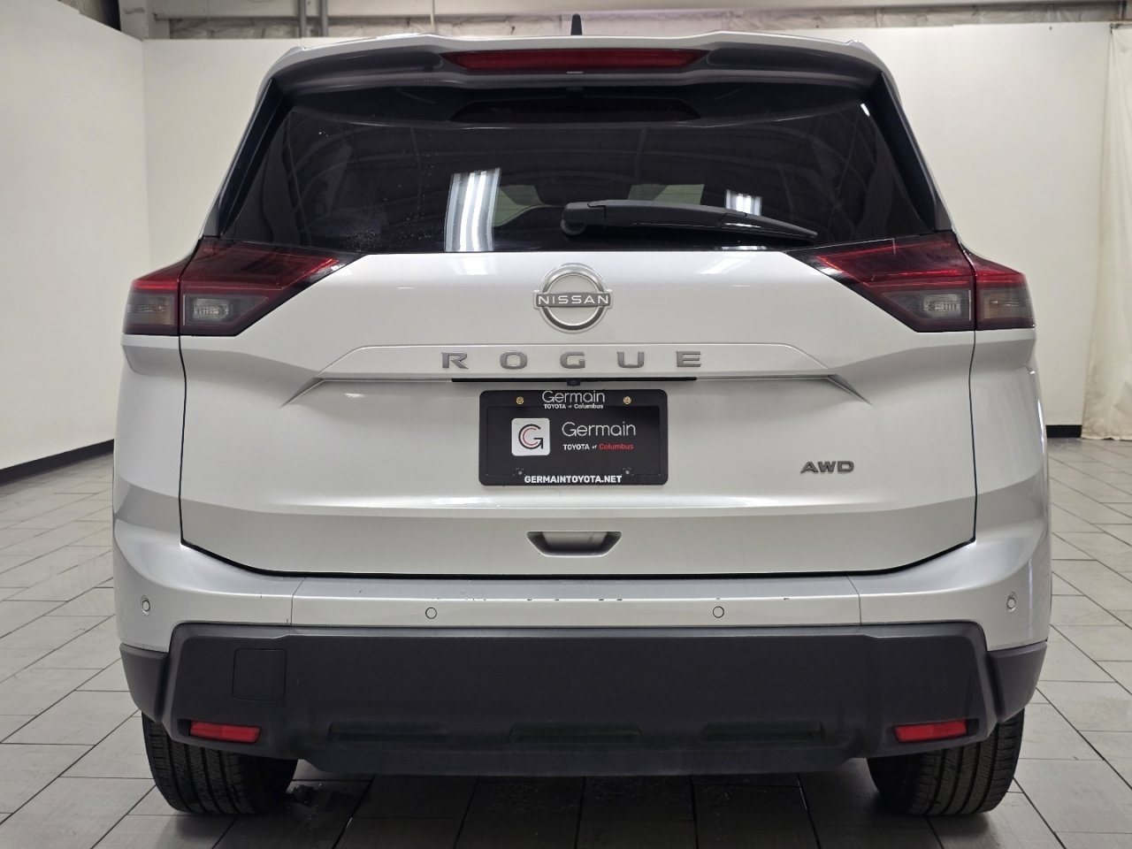 Used 2024 Nissan Rogue S image 13