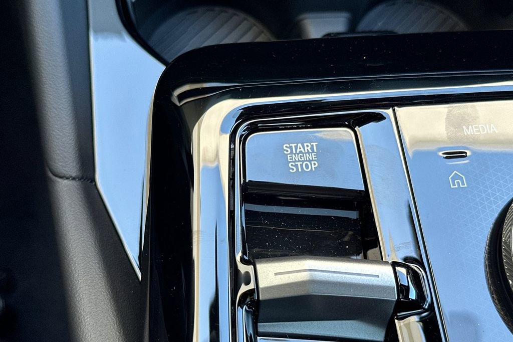 New 2026 BMW 530i RWD image 25