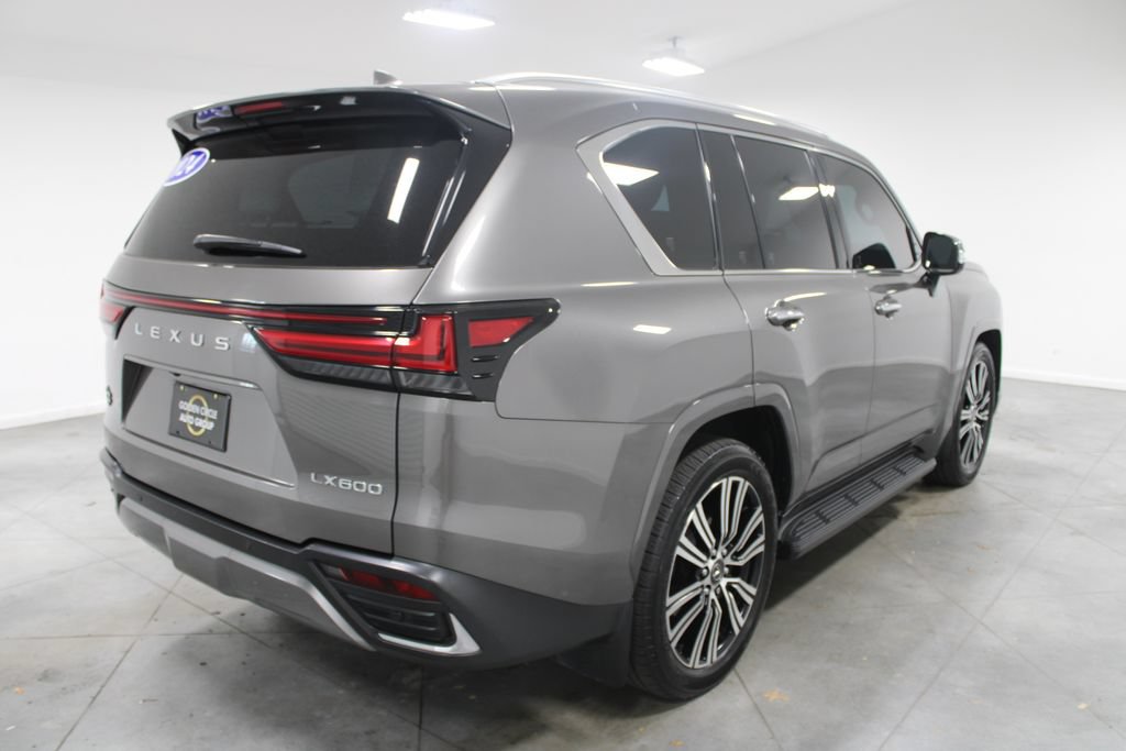Used 2024 Lexus LX 600 4WD w/ Luxury Package image 9
