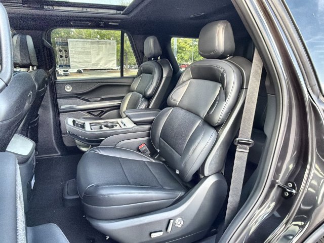 New 2027 Lincoln Navigator Reserve w/ Jet Appearance Package AWD/4WD image 23