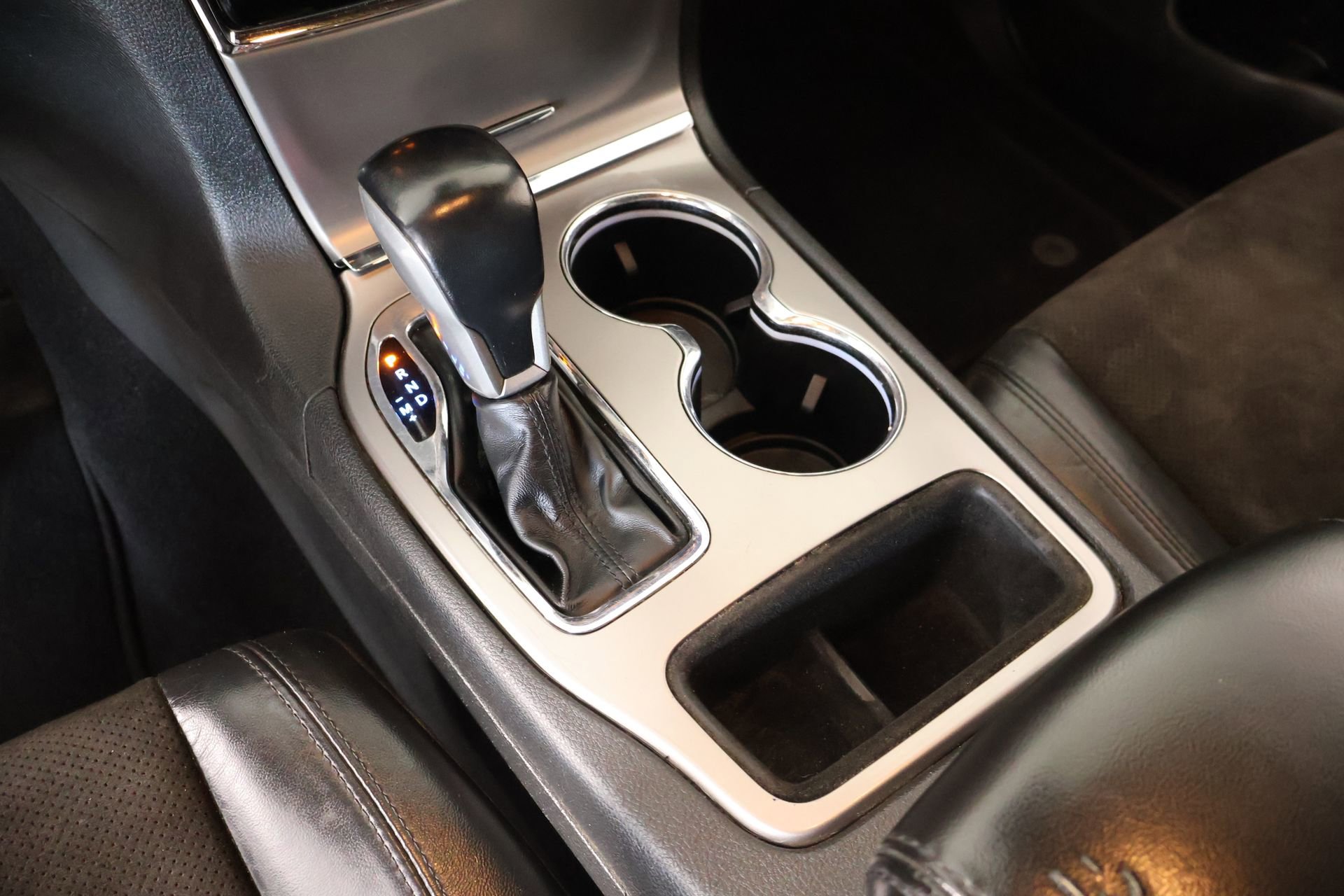 Used 2020 Jeep Grand Cherokee Altitude AWD/4WD image 9
