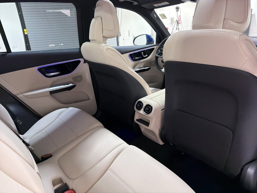 Used 2024 Mercedes-Benz GLC 300 4MATIC image 27