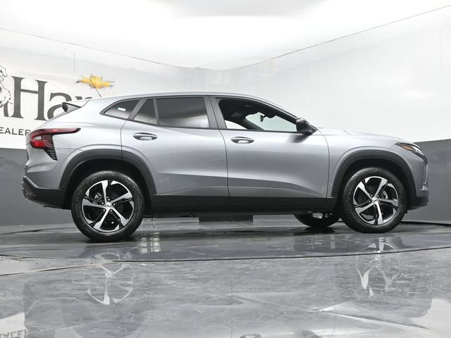 New 2026 Chevrolet Trax RS w/ Sunroof Package FWD image 31