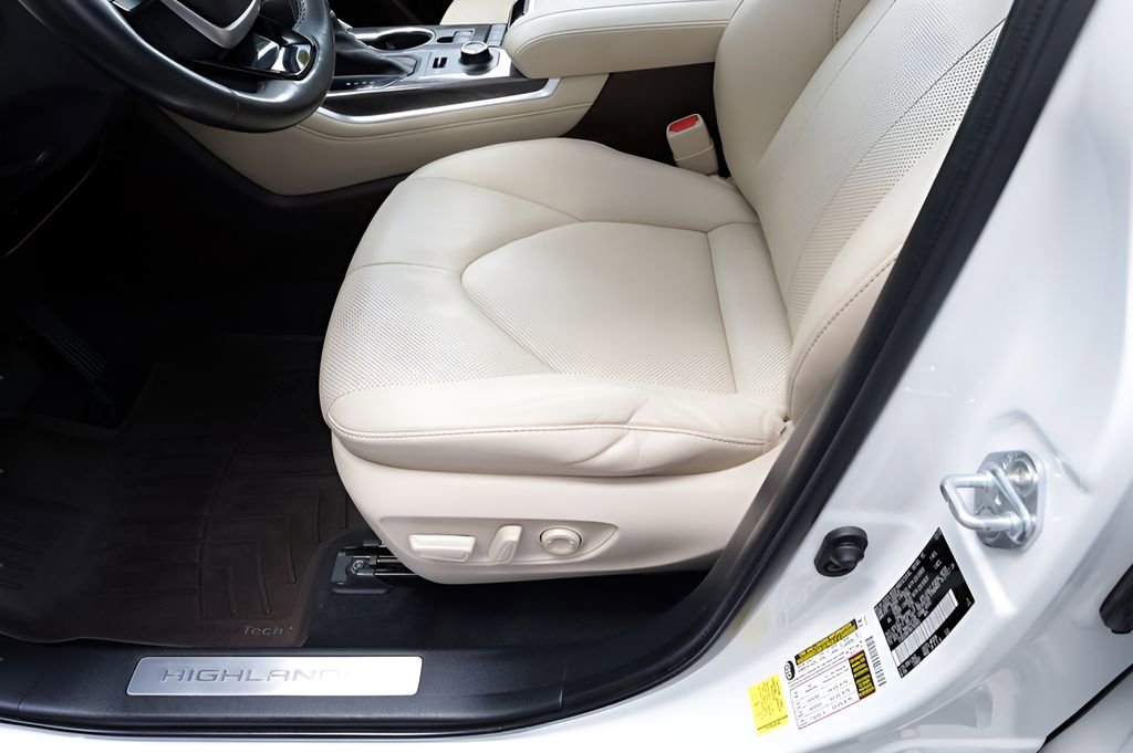 Used 2022 Toyota Highlander Limited image 20