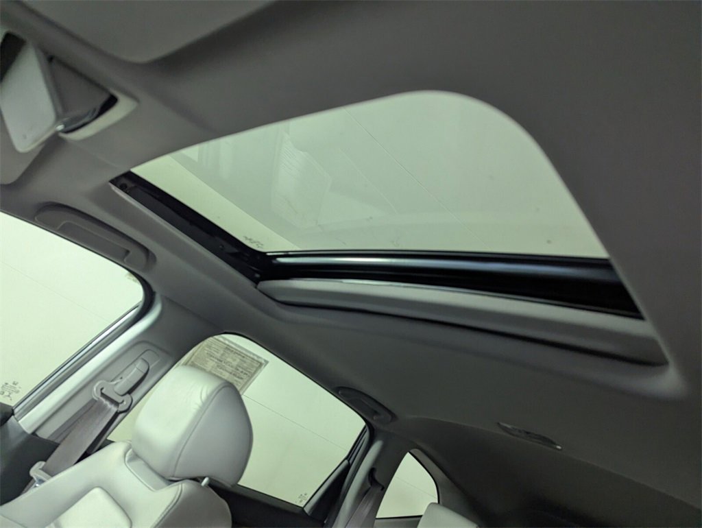 Used 2022 Honda CR-V Touring image 12