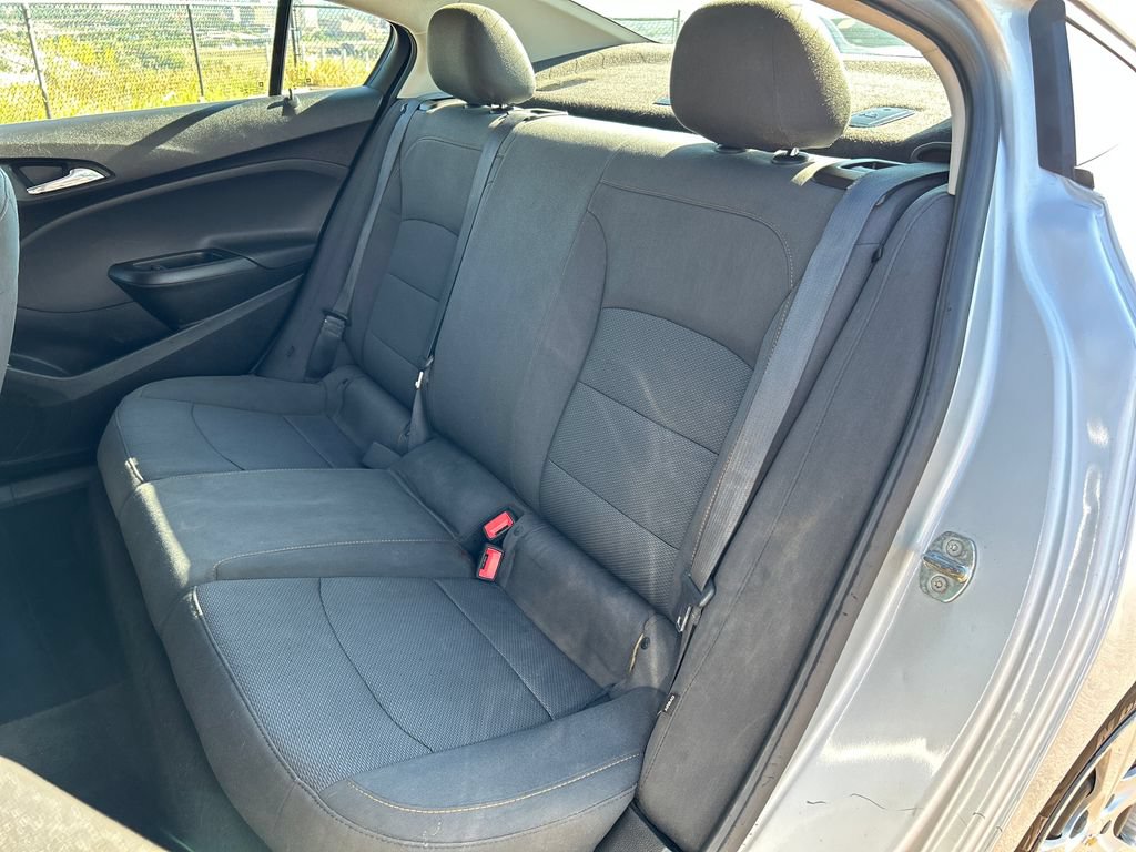 Used 2018 Chevrolet Cruze LS FWD image 15
