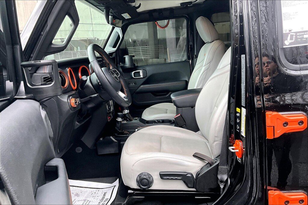 Used 2022 Jeep Gladiator Mojave w/ LED Lighting Group AWD/4WD image 14