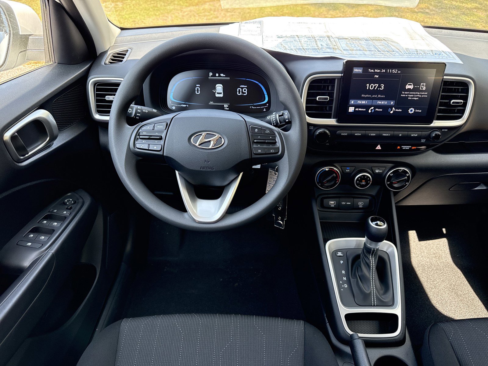 New 2026 Hyundai Venue SE image 13