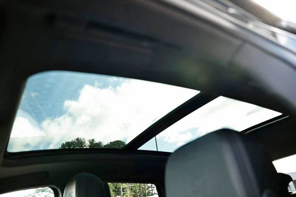 Certified 2026 Porsche Macan image 17