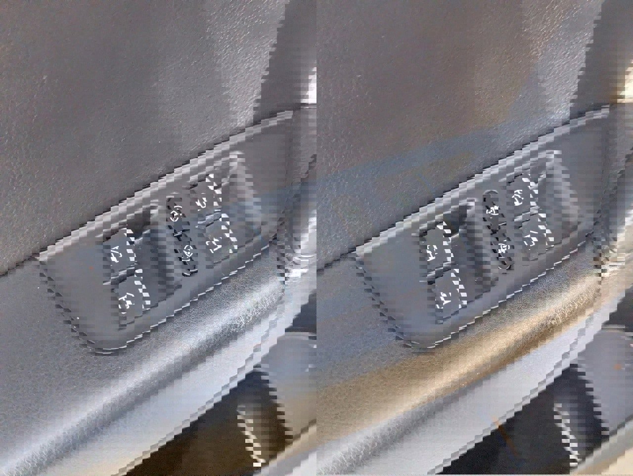 Used 2014 Volkswagen Touareg TDI image 30